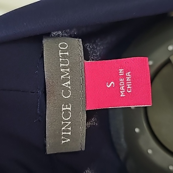 🔥Bundle. 2 Vince Camuto sleeveless v-neck blouses with inverted front. Sz S - Picture 5 of 9